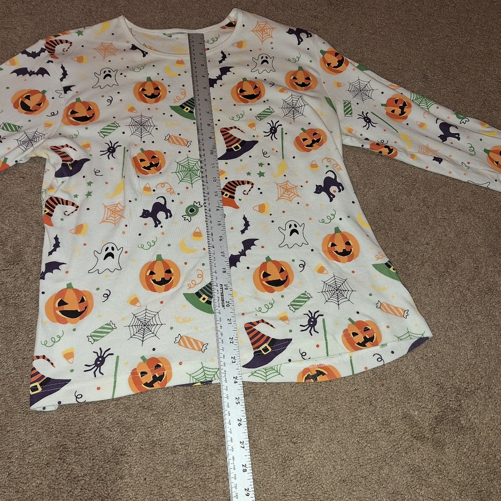 Halloween women's top / size large/ 3/4 sleeves white with Halloween designs - Picture 2 of 7